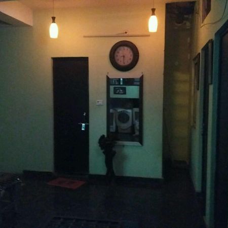 Metro House Hotel Nowe Delhi Zewnętrze zdjęcie