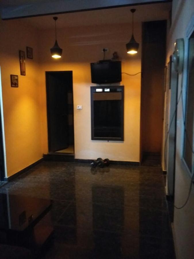 Metro House Hotel Nowe Delhi Zewnętrze zdjęcie